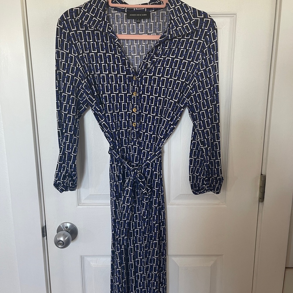 Jones New York Blue and White Wrap Tie Front Dress with 3/4 Cuffed Sleeves